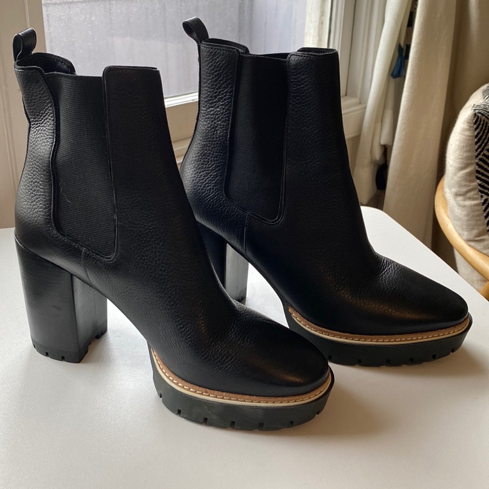 Tory Burch Chelsea 70mm Lug Bootie size 9